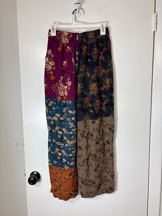 Natural Life Women’s Patchwork Floral Colorful Boho Festival Cropped Pants Sz M - Picture 2 of 9